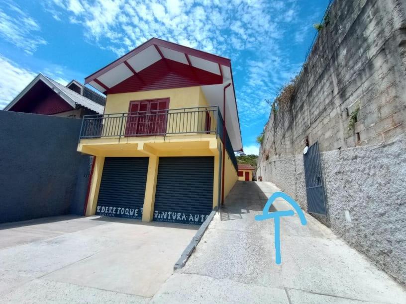Apartamento C/lareira Prox Ao Parque Da Cerejeira Apartamento
